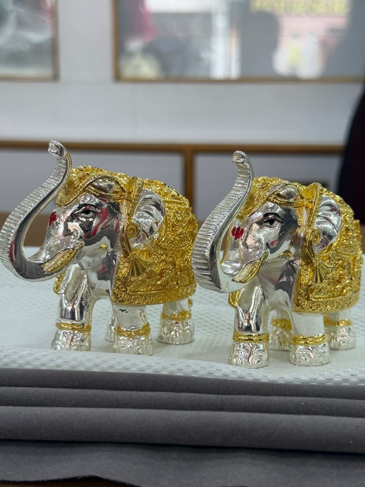 Elegant Wax Gold Plated Big Elephant Showpiece